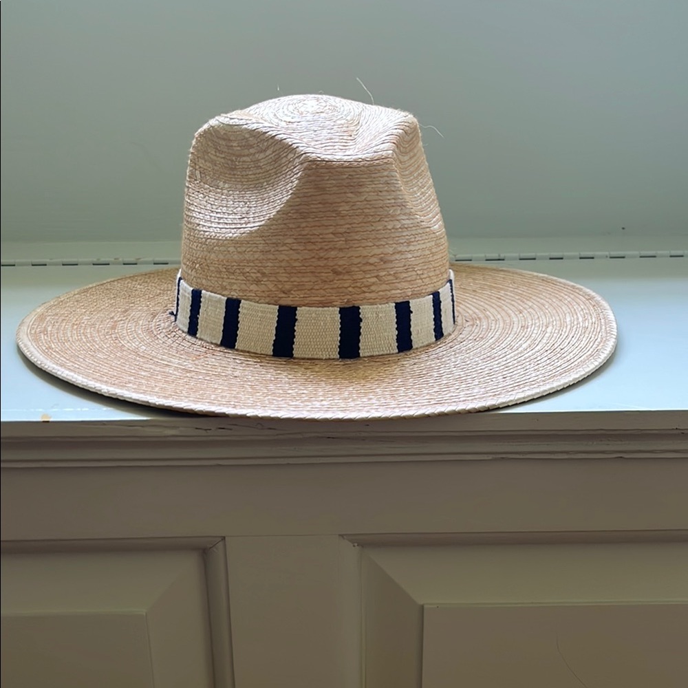 Sunshine Tienda Tan Straw Hat with Black and White Band - size M/L